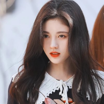 红色机尾